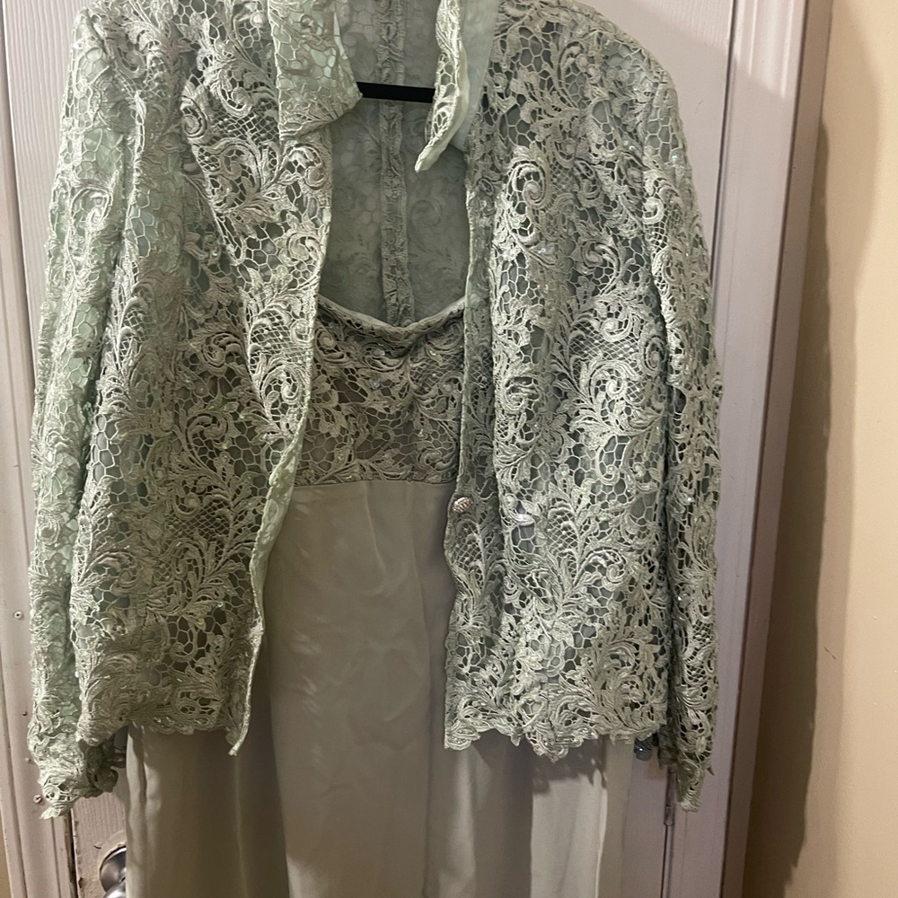 Chic Lace mother of the bride Dress in Soft Green set